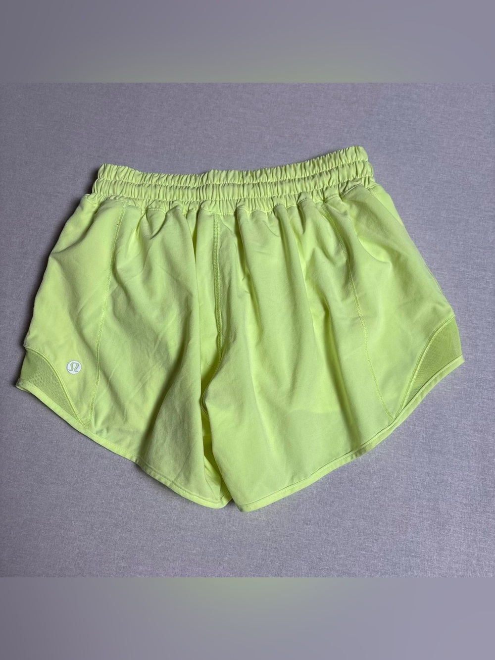 Lululemon Hotty Hot Shorts Low Rise Size 4 Yellow